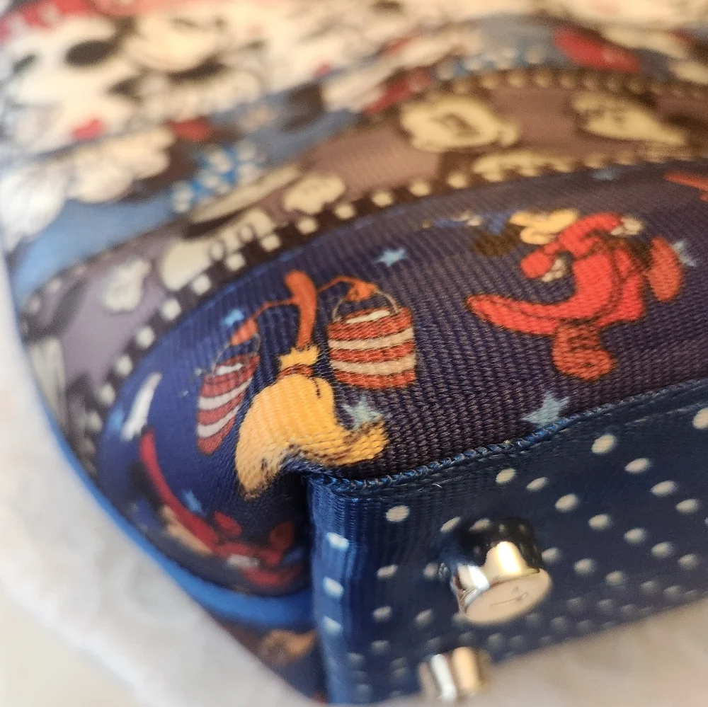 Harveys Seatbelt Mickey Patchwork Medium Streamline Tote💕
